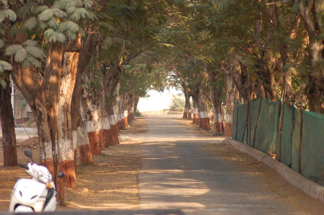 Laxmi Film City Resort Вадодара Екстер'єр фото