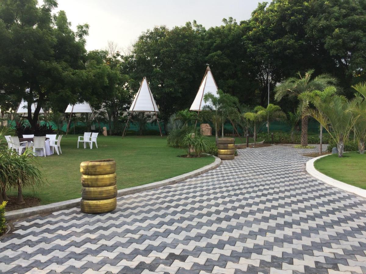 Laxmi Film City Resort Вадодара Екстер'єр фото