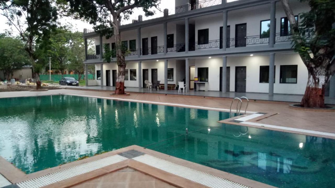 Laxmi Film City Resort Вадодара Екстер'єр фото